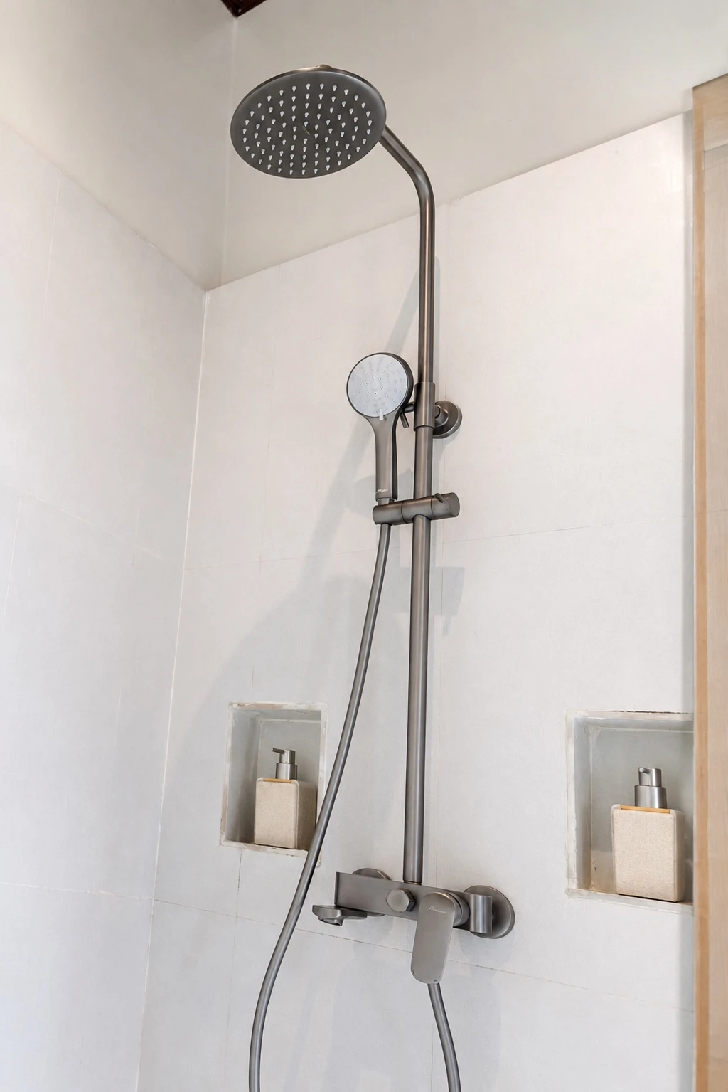 Bathroom at Taraya Lovina Homestay
